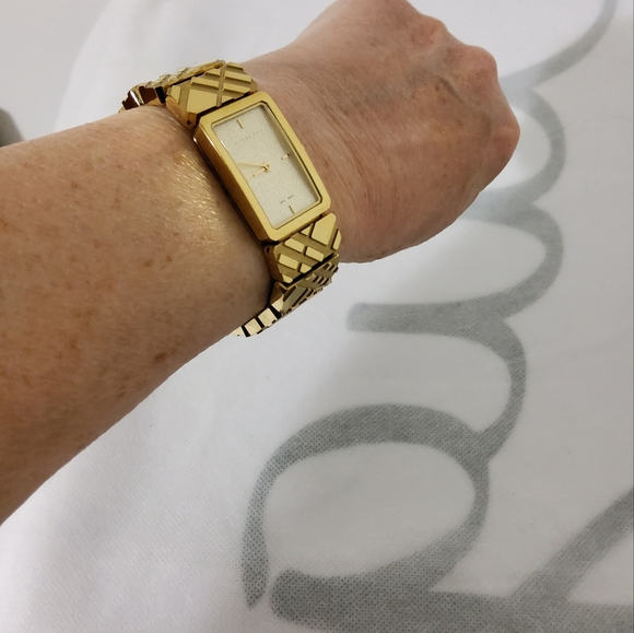 Burberry women's watch - Picture 14 of 14